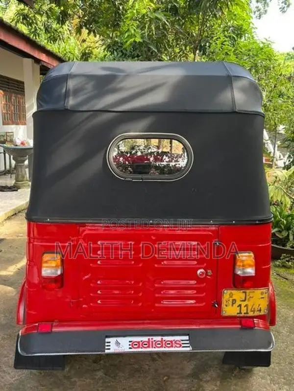 Bajaj RE 2005