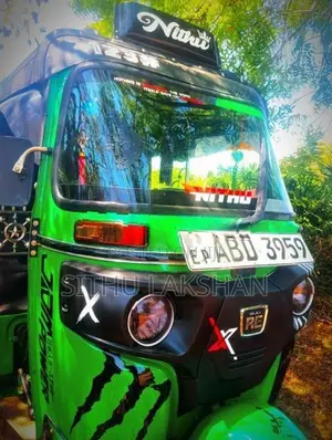 Bajaj RE 2016
