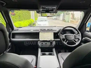 Land Rover Defender 2026