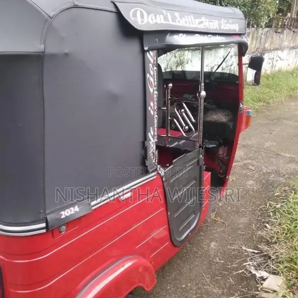Bajaj RE 2011