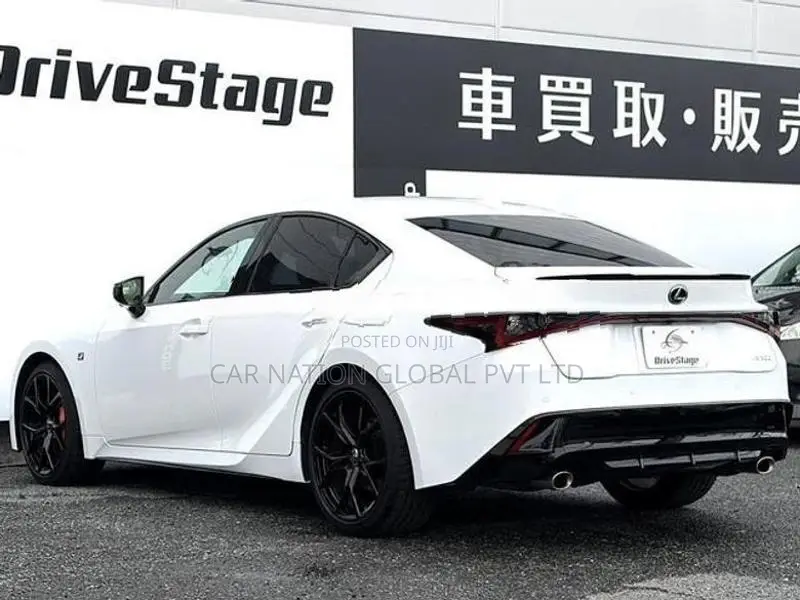 Lexus IS 300 F Sport 2025