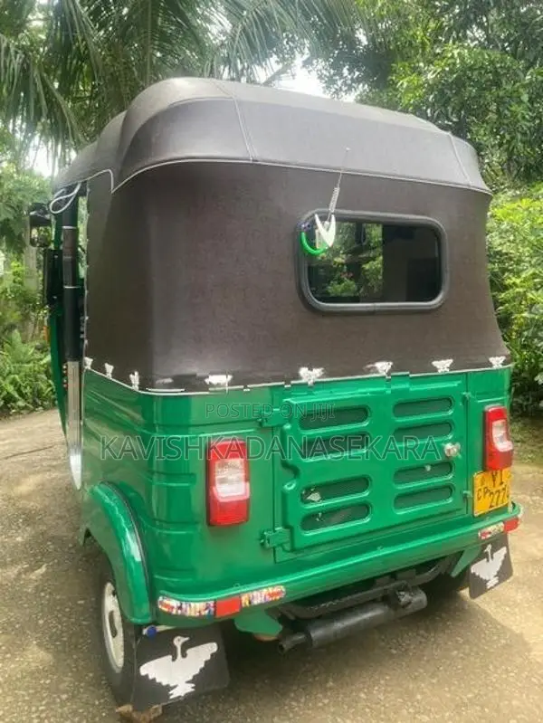 Bajaj RE 2011