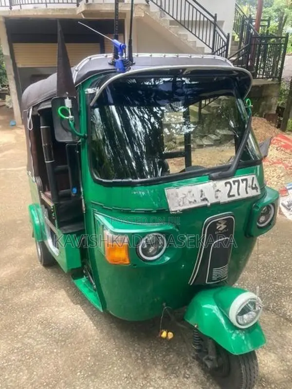Bajaj RE 2011
