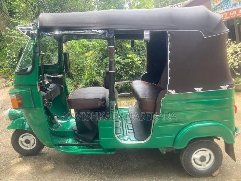 Bajaj RE 2011