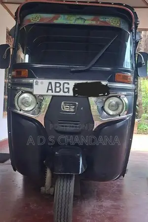 Bajaj RE 2015