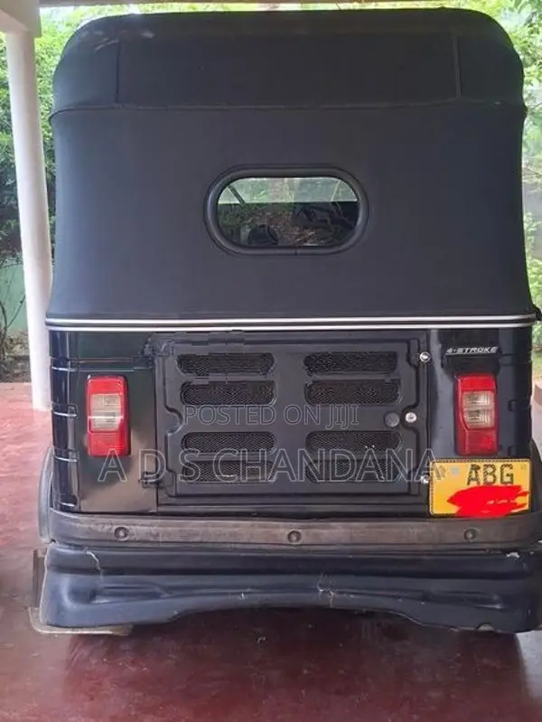 Bajaj RE 2015