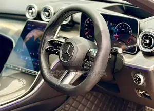 Mercedes Benz C200 AMG Premium Plus 2023