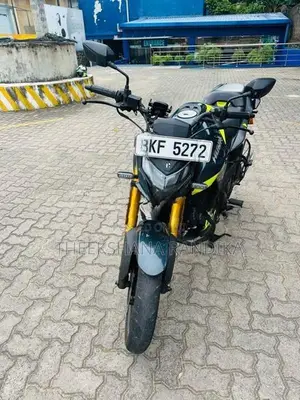 Hero Hunk 160R 4V 2025