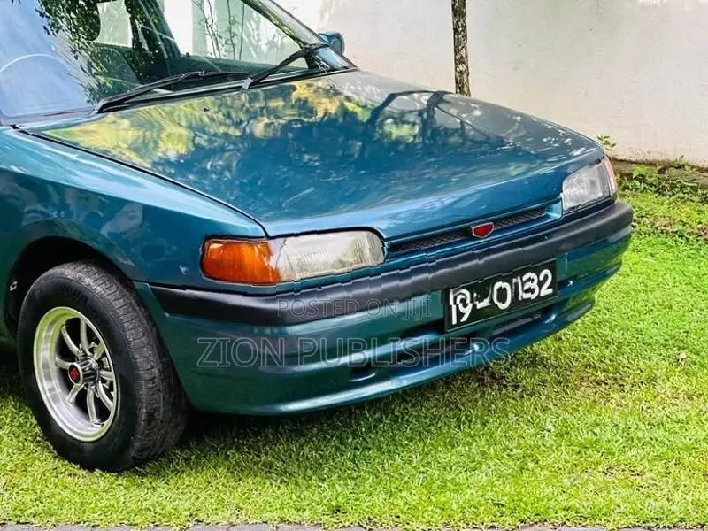 Mazda 3 1990