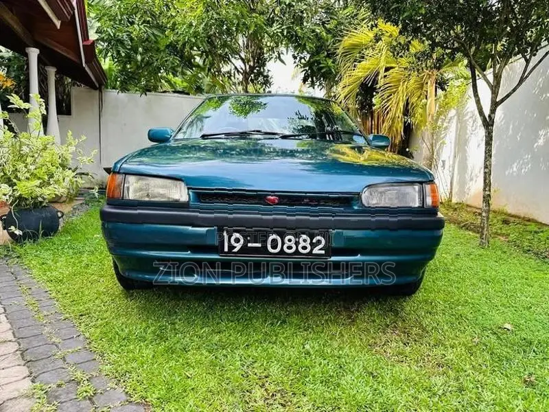 Mazda 3 1990