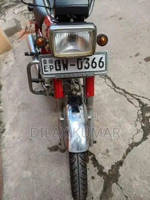 Hero CD 100 2002