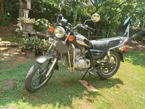 Suzuki GN 125 2002