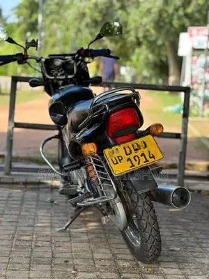 Bajaj CT100 2016