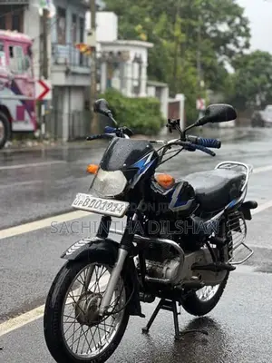 Bajaj CT100 2016