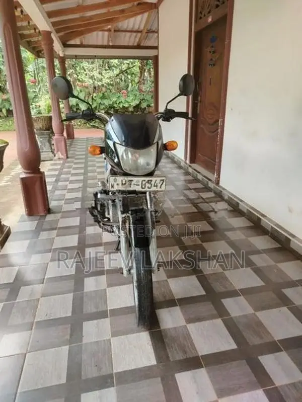 Bajaj CT100 2011