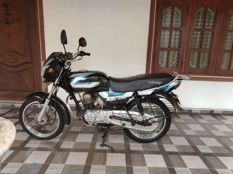 Bajaj CT100 2011