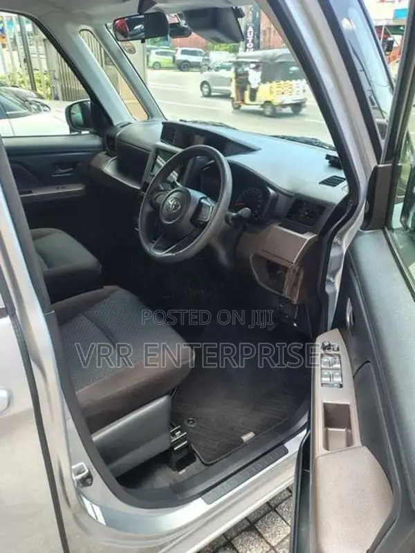 Toyota Roomy 2023