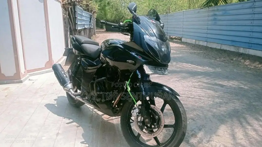 Bajaj Pulsar 220f 2011