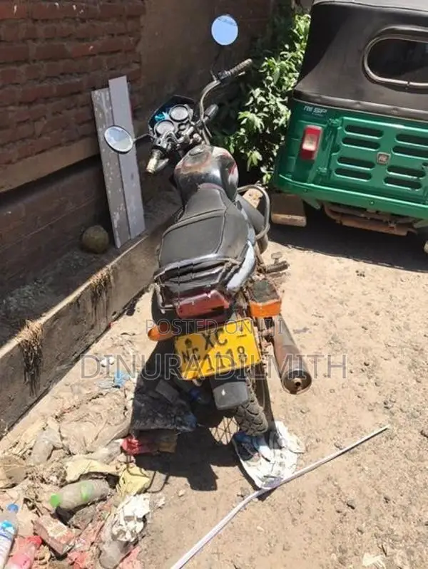 Bajaj CT100 2011