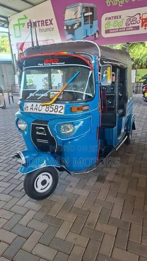 Bajaj RE 4Stroke 2014