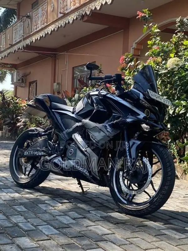 Bajaj Pulsar RS200 2018