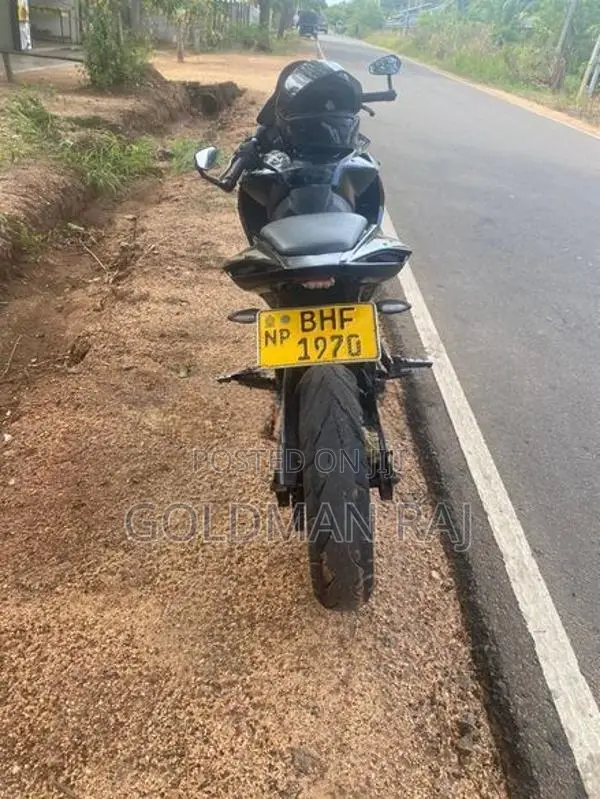 Bajaj Pulsar RS200 2018