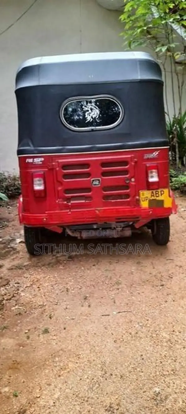 Bajaj RE 2017