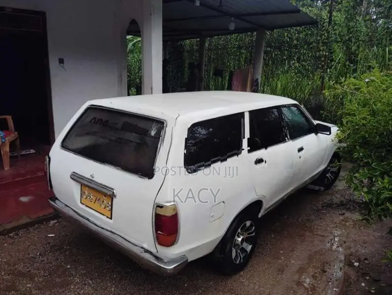 Nissan Sunny 1975