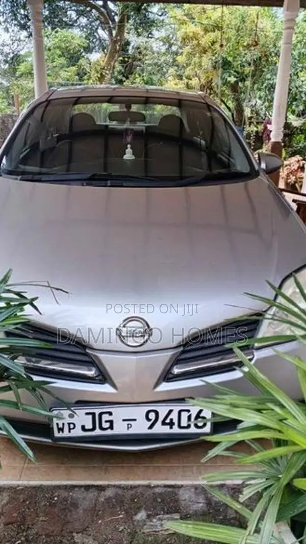 Nissan Primera P12 2001