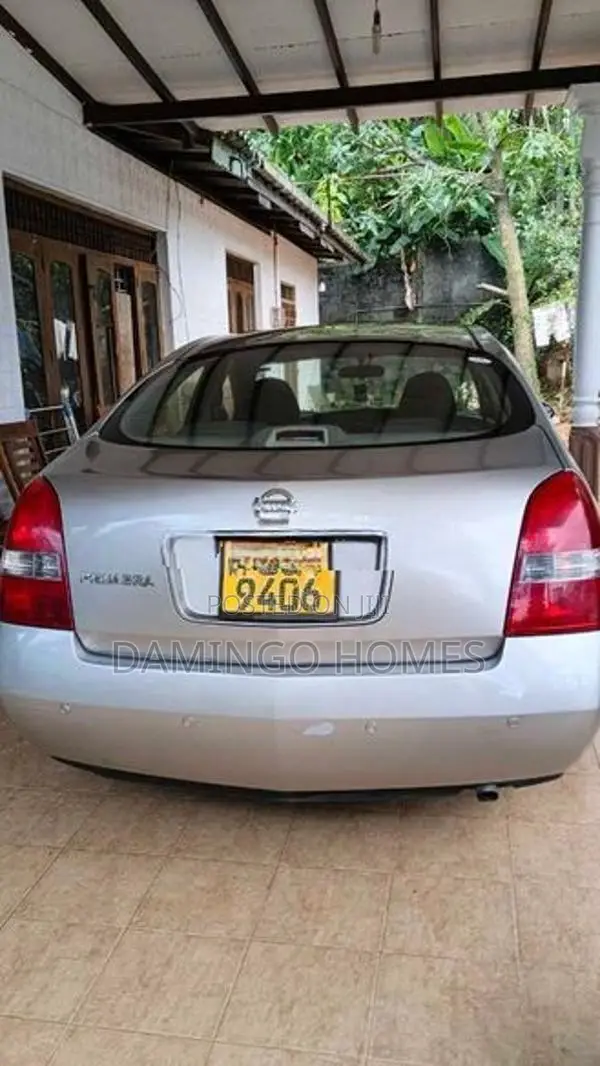 Nissan Primera P12 2001