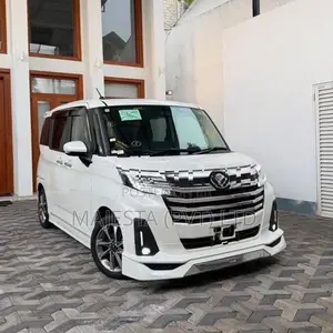 Toyota Roomy GT Custom 2024