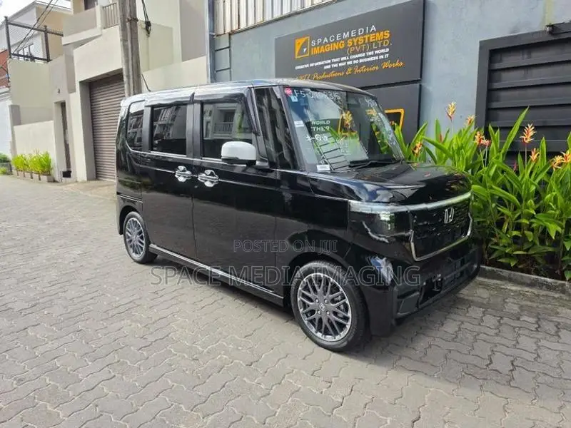 Honda N-Box CUSTOM TURBO 2025