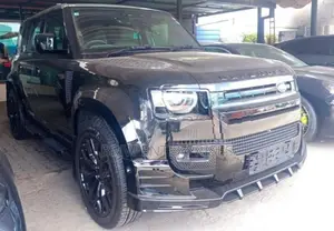 Land Rover Defender 2025