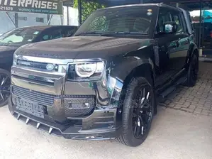 Land Rover Defender 2025