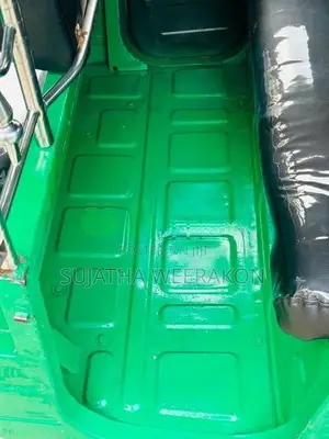 Bajaj RE 2005