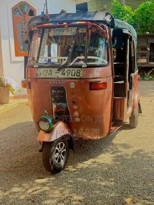 Bajaj RE 2005