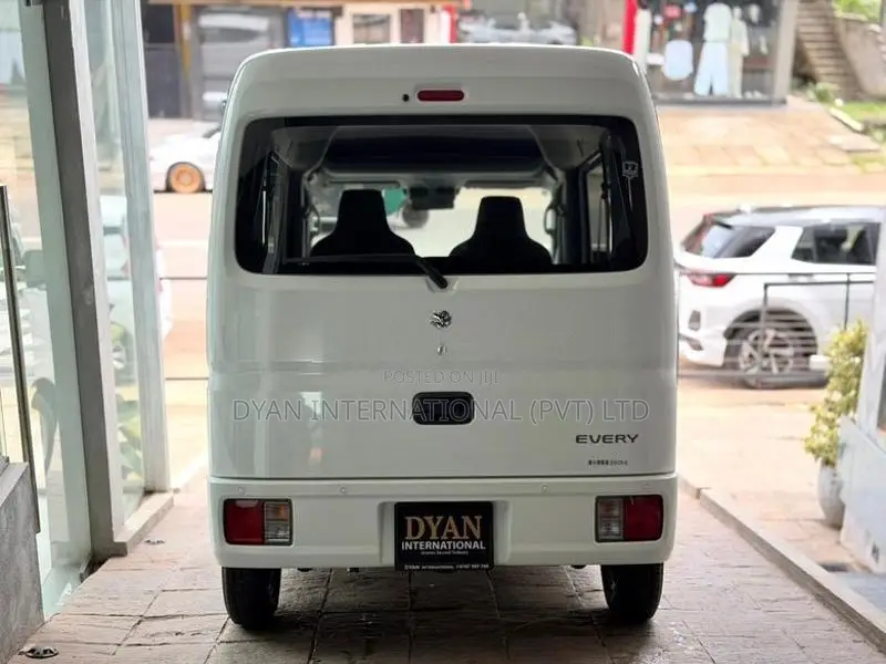 Suzuki Every 2025