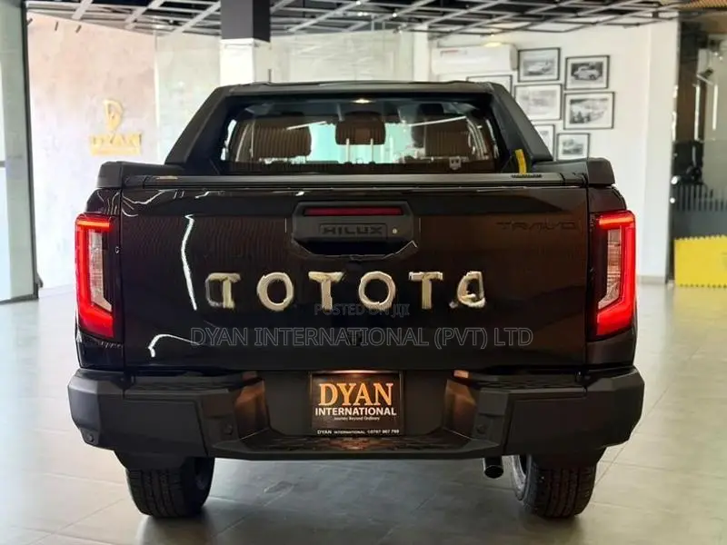 Toyota Hilux Overland Plus 2026