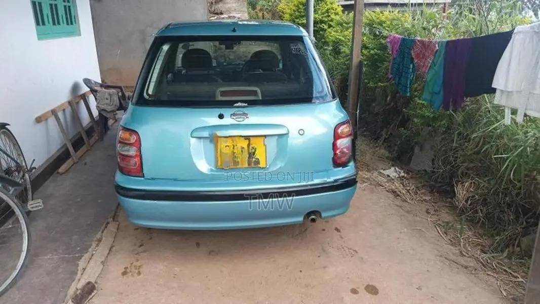 Nissan March K 11 2000