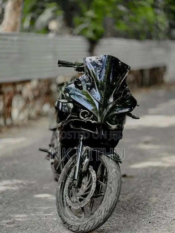 Bajaj Pulsar RS200 2016