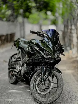 Bajaj Pulsar RS200 2016