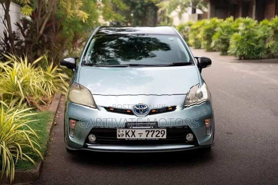 Toyota Prius S Grade 2012