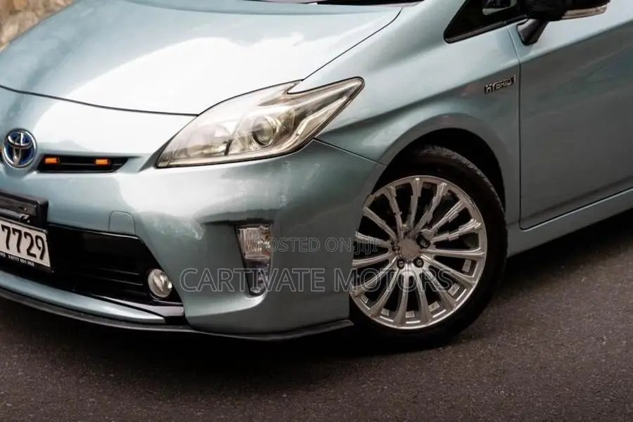 Toyota Prius S Grade 2012