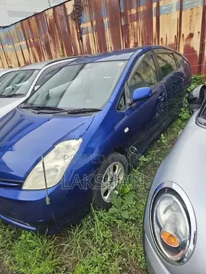 Toyota Prius 20 Removed Body Parts With Interior