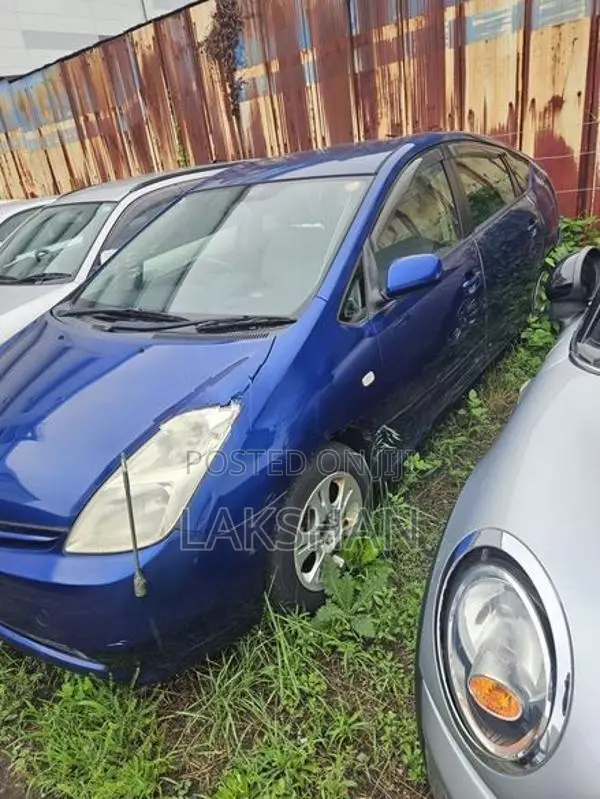 Toyota Prius 20 Removed Body Parts With Interior