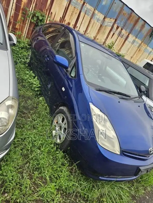 Toyota Prius 20 Removed Body Parts With Interior