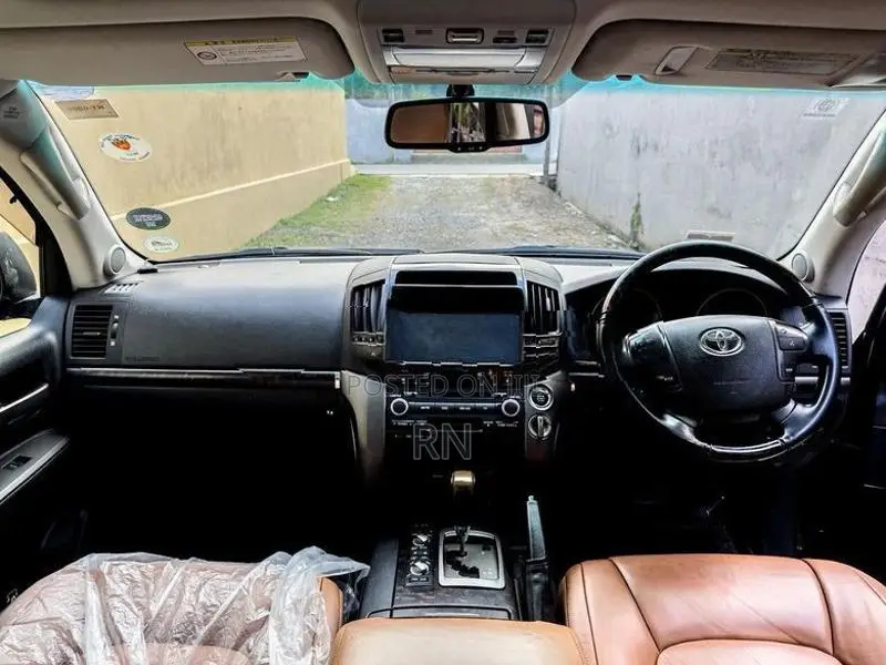 Toyota Land Cruiser Sahara V8 ZX 2010