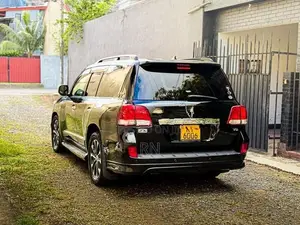 Toyota Land Cruiser Sahara V8 ZX 2010