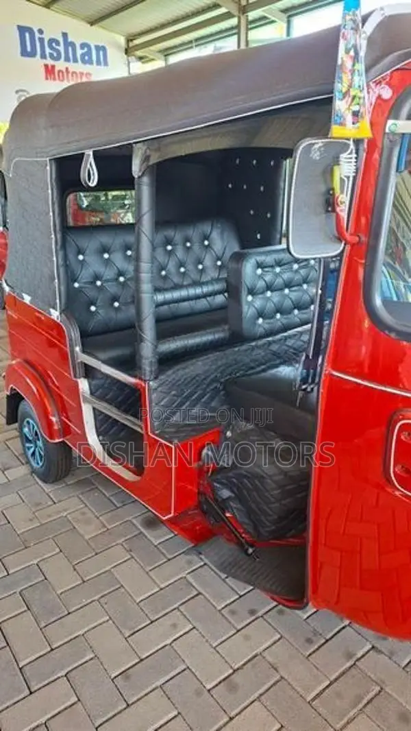 Bajaj RE 4Strok 2015