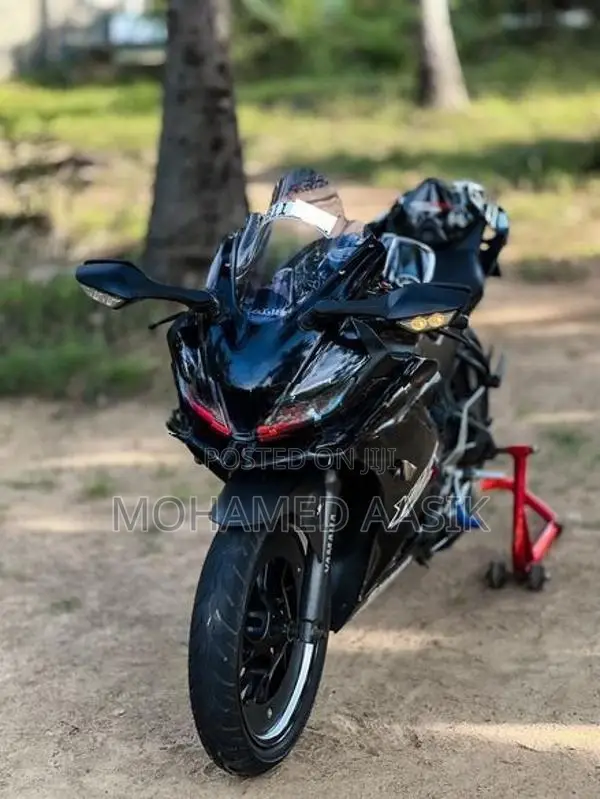 Yamaha R15 2020